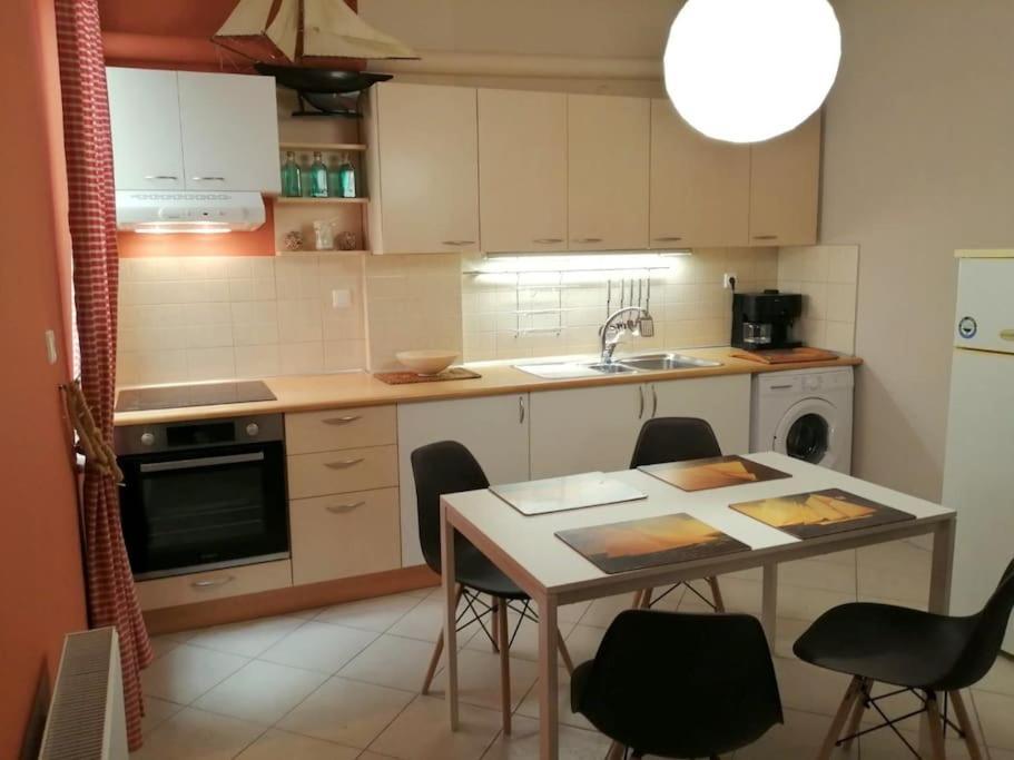 Central Spacious Apartment 70Sqm Tripoli Extérieur photo